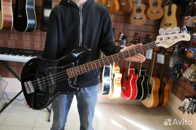 Бас гитара Cort + Аксессуары