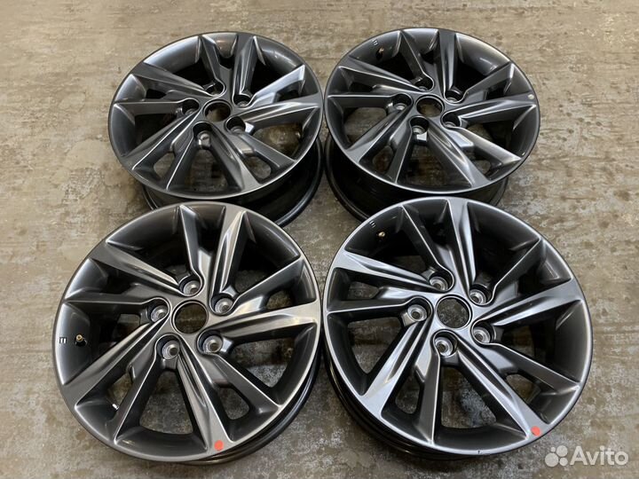 Комплект оригинальных литых дисков Kia Optima R16