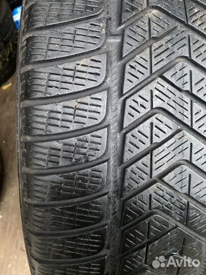 Pirelli Scorpion Winter 265/40 R22 106V