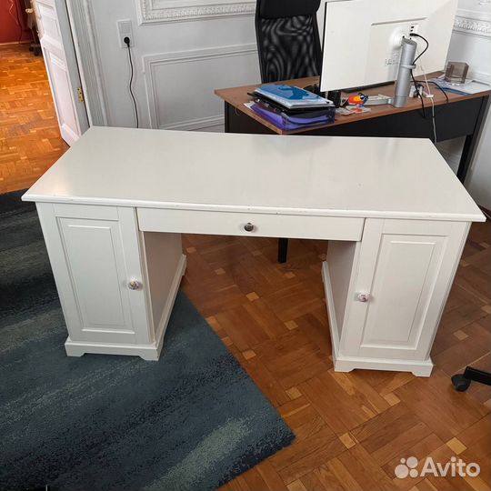 IKEA Письменный стол «Лиаторп»
