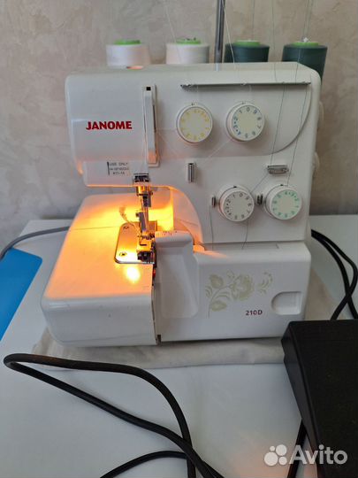 Оверлок janome 210d