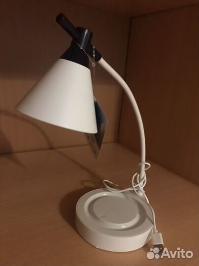 Лампа настольная (светильник)