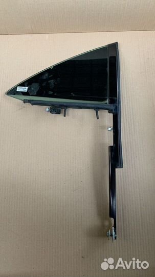 Боковое стекло глухое двери Mercedes CLS W218