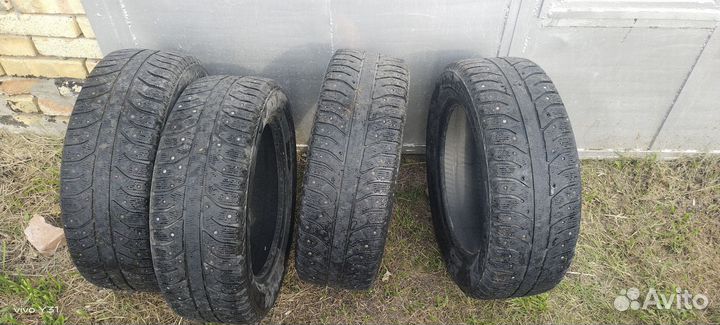 Bridgestone Ice Cruiser 7000 205/60 R16 92T