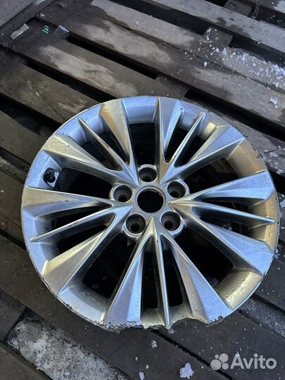 Диск Hyundai Genesis R17 5/114.3 1шт (под ремонт)