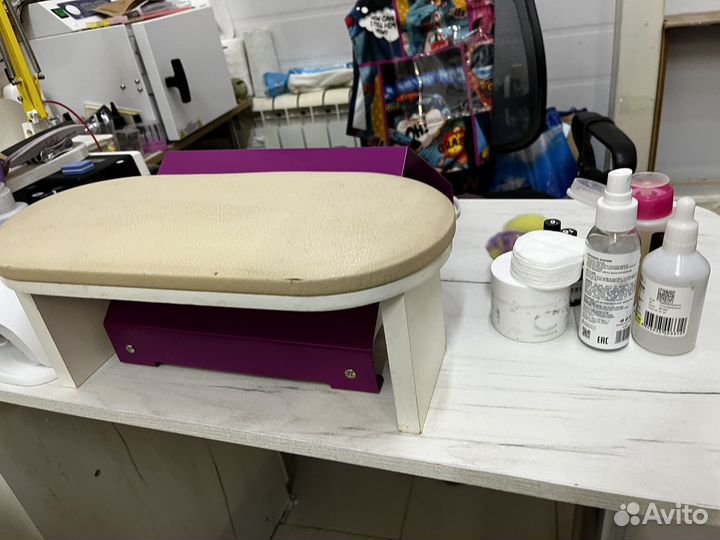 Подставка для рук маникюрная бу