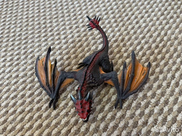 Фигурки драконов коллекционные