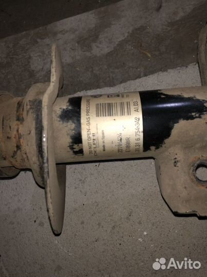 Передний Правый амортизатор BMW X5 e53