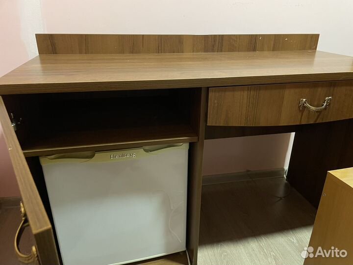 Письменный стол