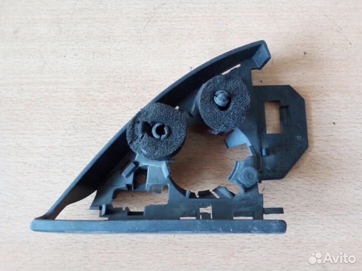 Кронштейн зеркала правый Audi A5 купе 3.2 2008