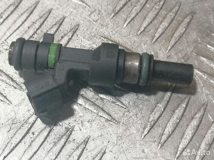 Форсунка двигателя Nissan Tiida c11