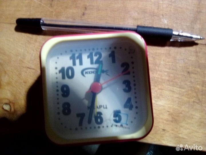 Будильник-Часы настольные (не рабочие) Бесплатно