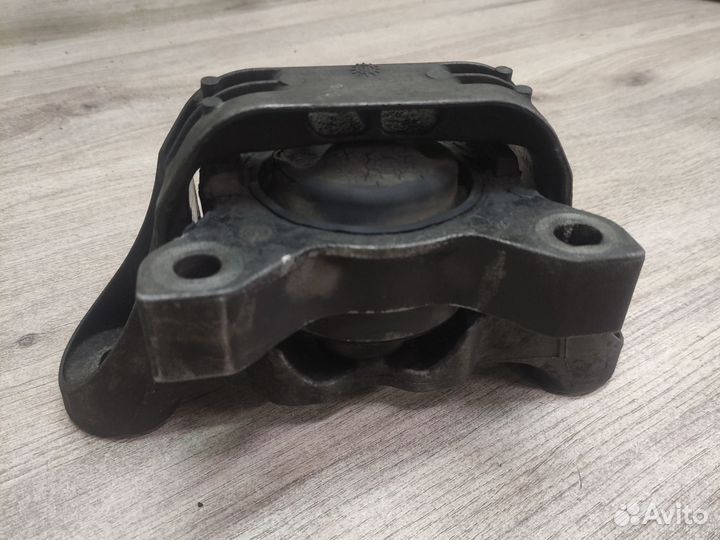 Опора двигателя правая Ford Focus 1 1.8 tdci