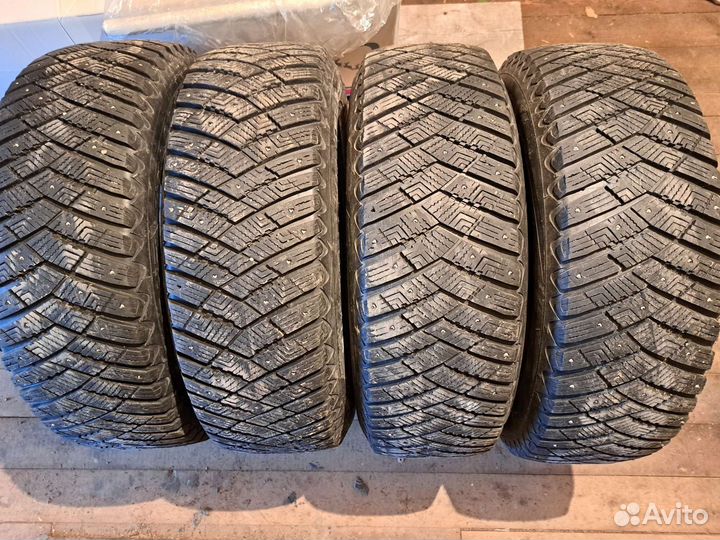 Goodyear UltraGrip Ice Arctic SUV 225/65 R17 102T