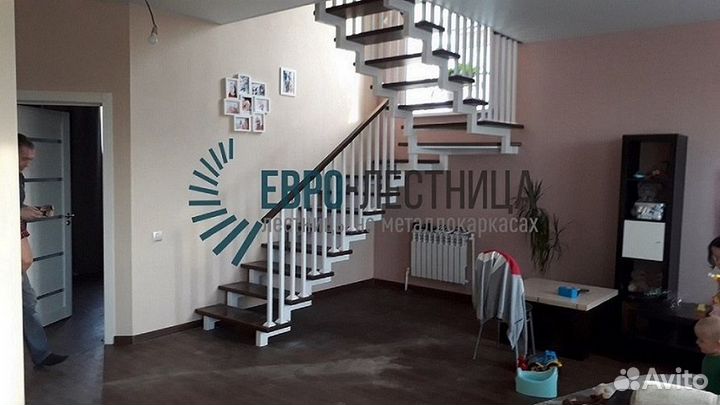 Лестница на металлокаркасе