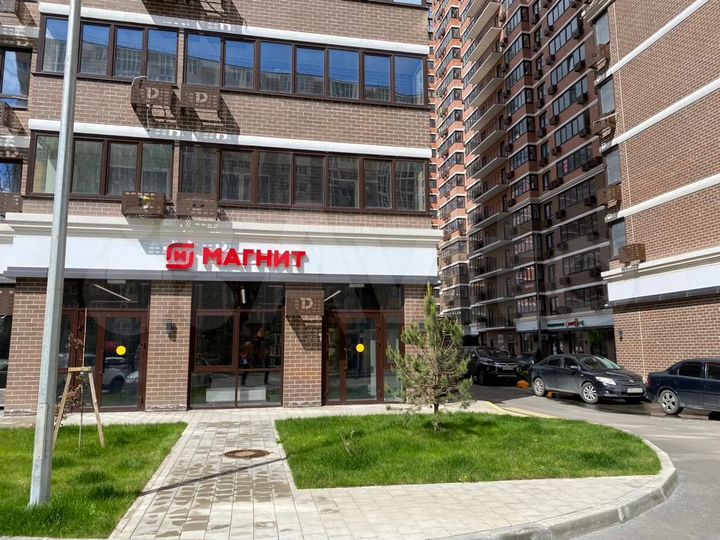 Торговое помещение в строящемся доме, 41.8 м²