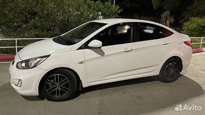 Hyundai Solaris 1.4 AT, 2011, 181 000 км