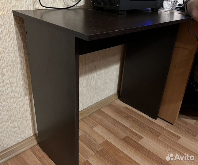 Письменный стол