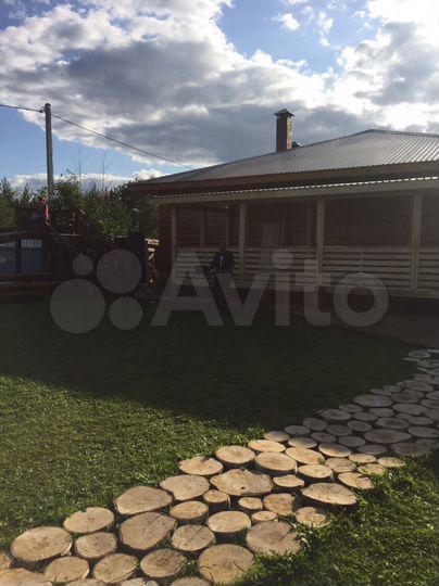 Дом 1500 м² на участке 50 сот.