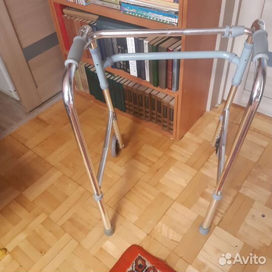 Ходунки для взрослых на колесах