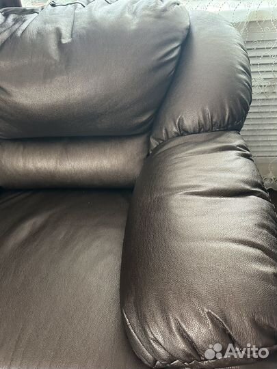 Кожаный угловой диван бу