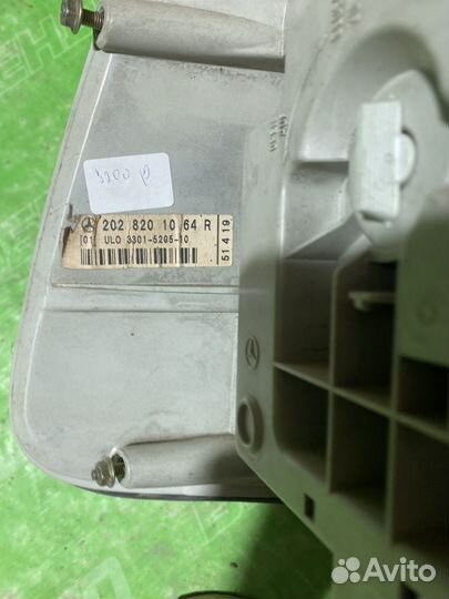 Стоп-сигнал правый Mercedes-Benz W202