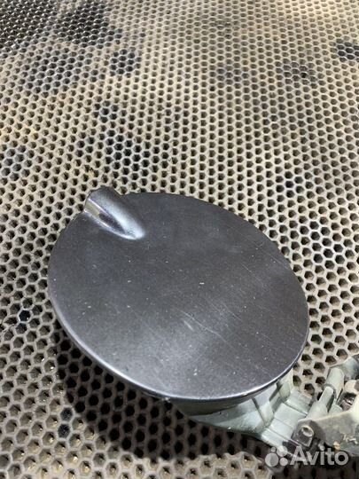 Лючок бензобака Чёрный Chevrolet Cobalt 2 Кобальт