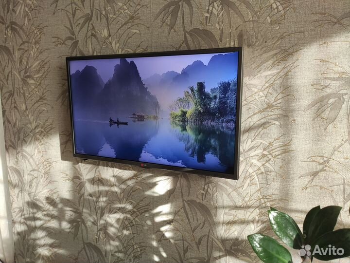 Телевизор LG 32LB561U 32 дюйма