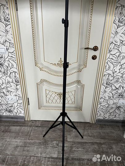 Комплект: система для фона, сам фон и 3 прищепки