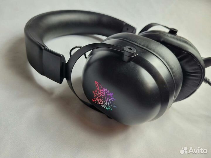 Топовые игровые наушники, с RGB подсветкой