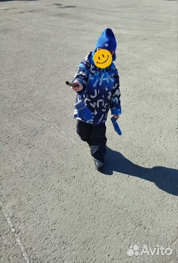 Шапка шлем демисезон для мальчика и варежки