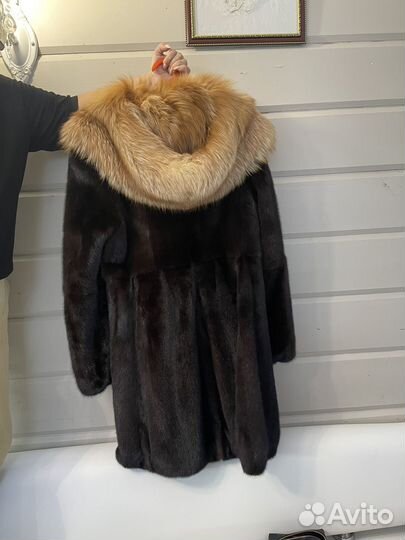 Шуба норковая Alef с лисьим капюшоном