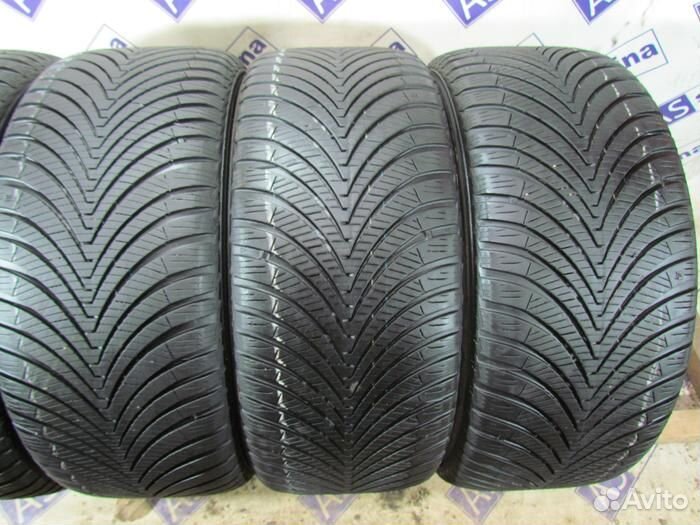 Kumho Solus 4S HA32 245/40 R18 99U