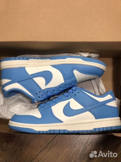 Nike dunk low university blue