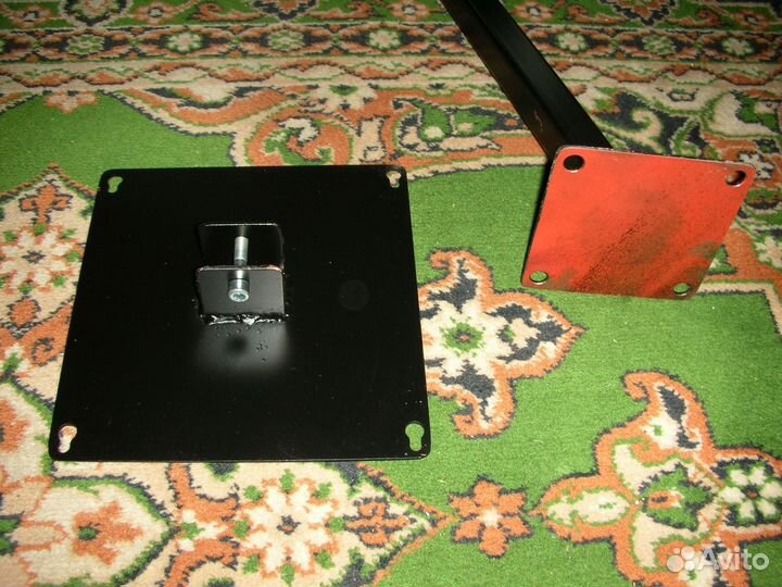 Кронштейн для телевизора на стену поворотный