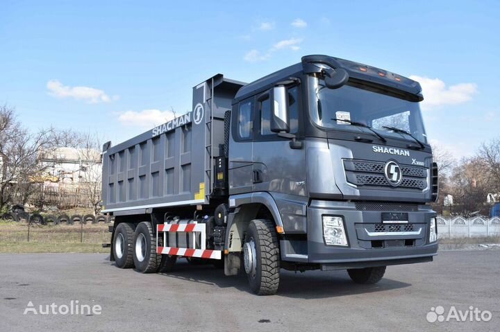 Водитель самосвала