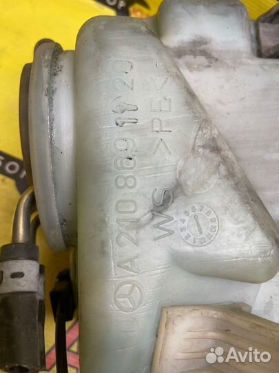 Бачок омывателя Mercedes-Benz E-Class W210 OM611