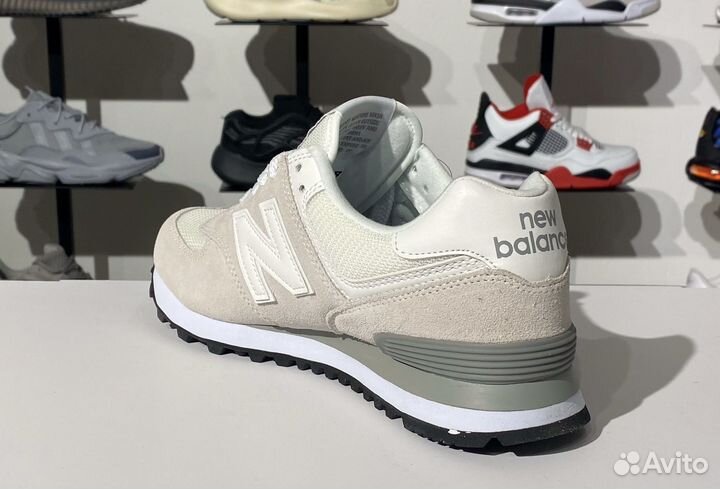 New Balance 574 White Classic VR9