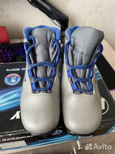 Лыжные ботинки