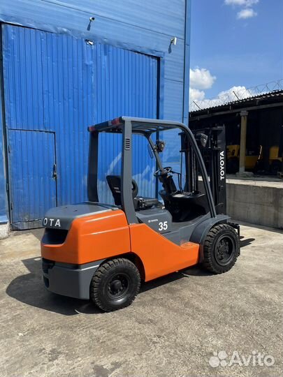 Вилочный погрузчик Toyota 8FD35N, 2008