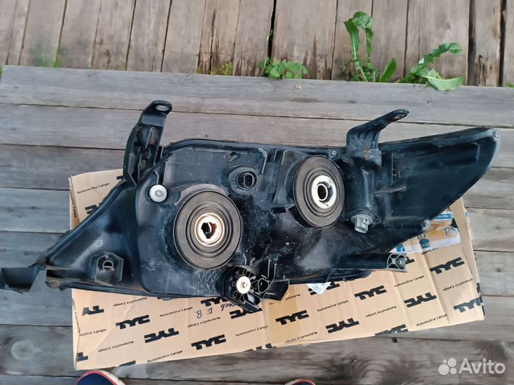 Фары на Toyota Fortuner 11-16