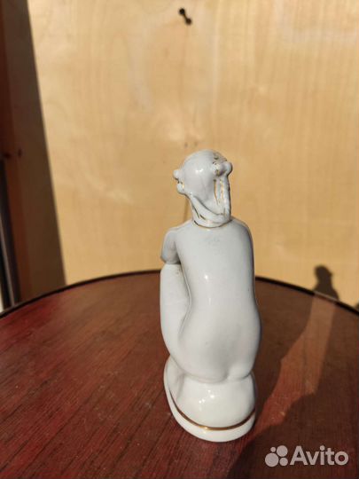 Статуэтка фарфоровая На пляже лфз СССР