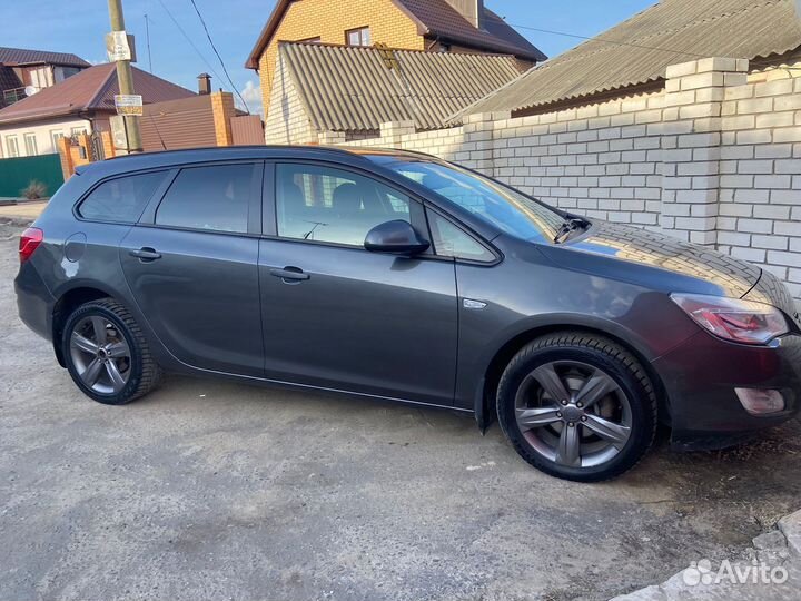 Opel Astra 1.4 МТ, 2012, 140 000 км