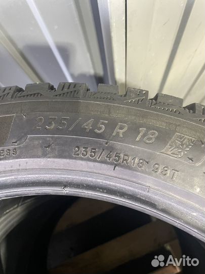 Michelin X-Ice North 4 235/45 R18