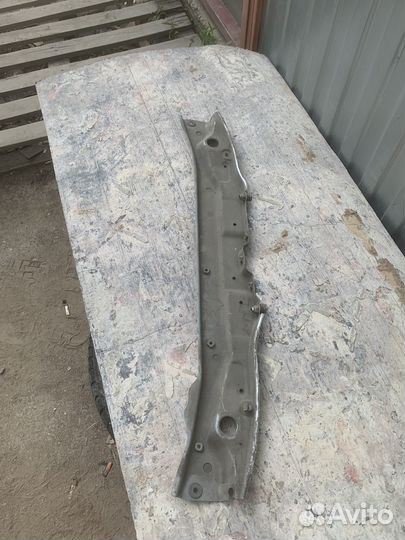 Планка замка капота Toyota Camry 40 06-11 гв