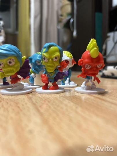 Фигурки Зомбаки