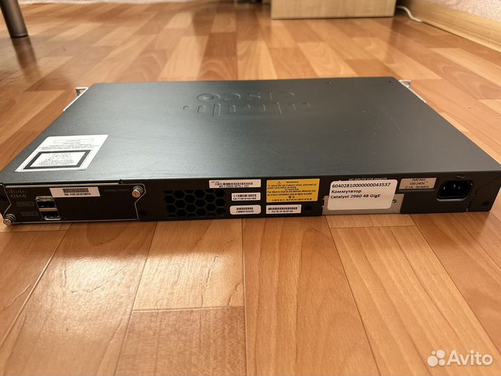 Cisco Catalyst WS-C2960X-48TS-L V03 Cisco WS-C4948