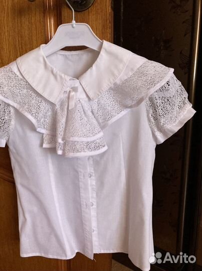 Блузка на девочку, школьные, б/у, состояние- идеал