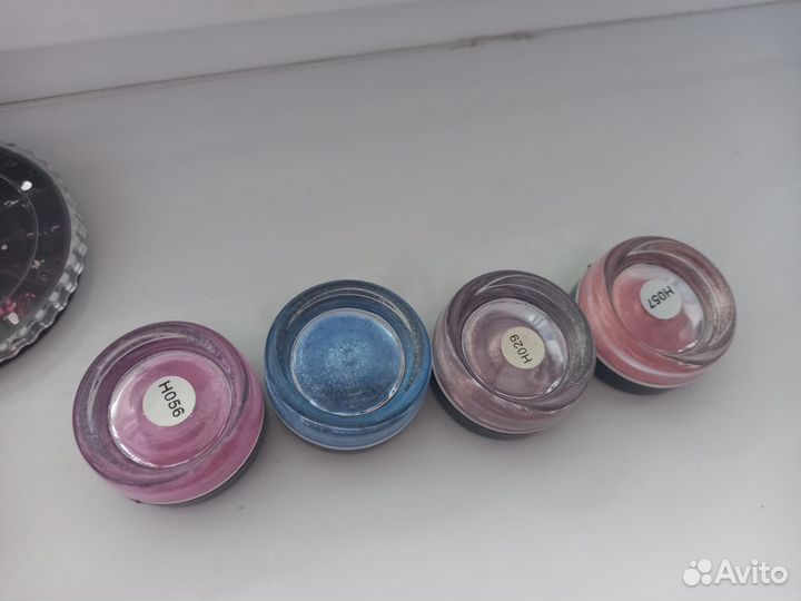 Блёстки, втирки для ногтей