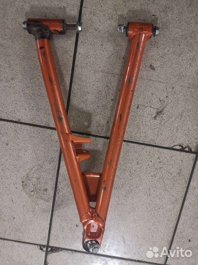 Рычаг нижний левый Yamaha pz50 phazer